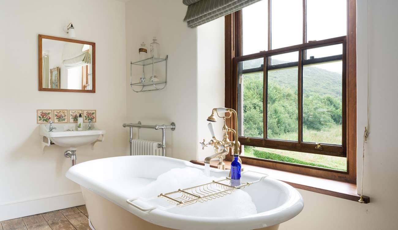 A bath with a view, the perfect holiday pastime. 