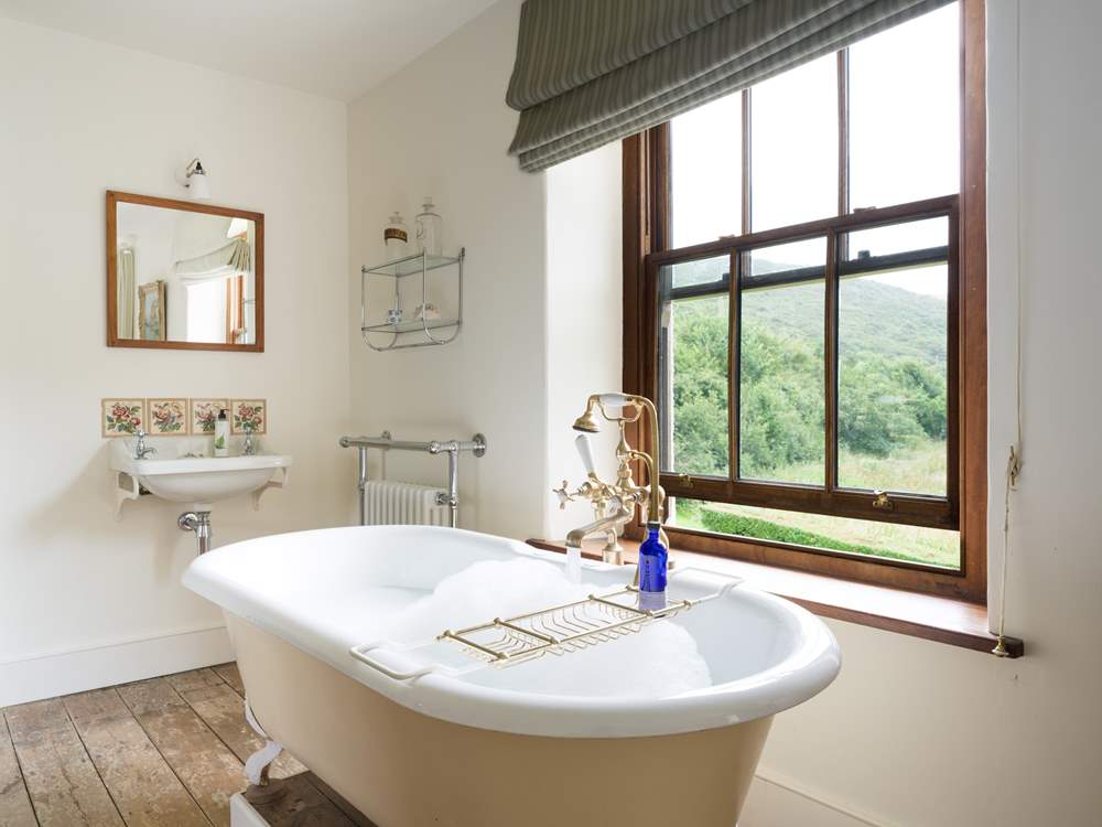A bath with a view, the perfect holiday pastime.