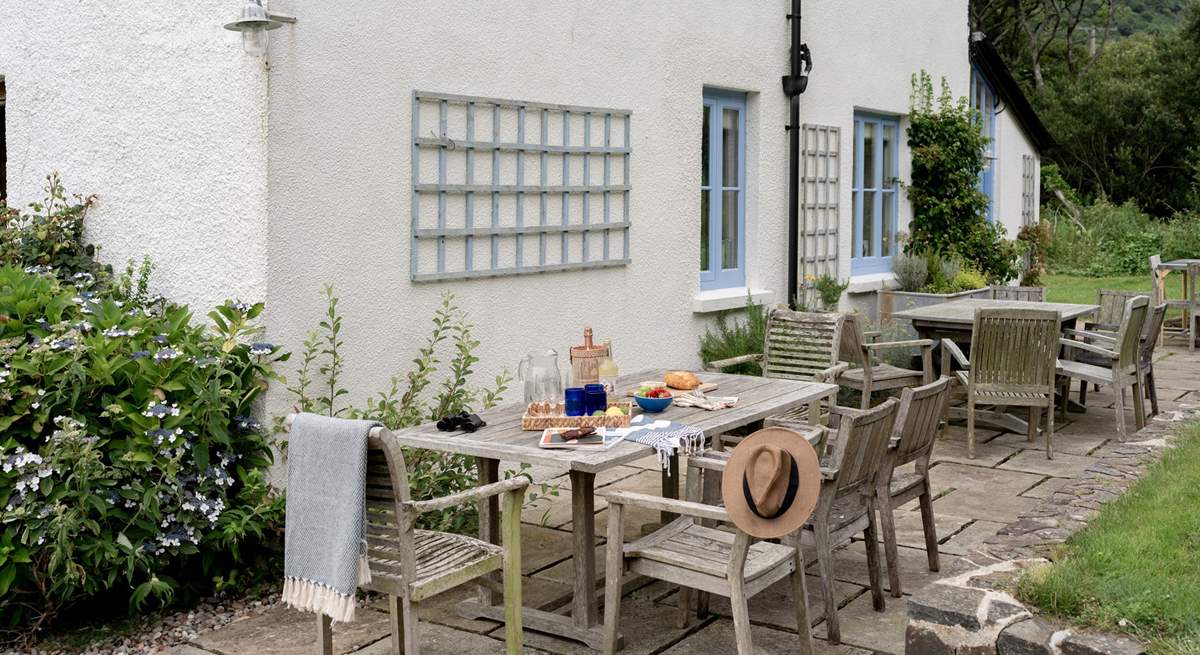Enjoy al fresco dining in this beautiful setting. 