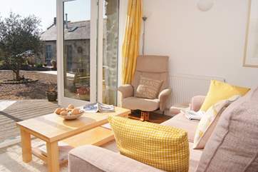 Peace and quiet, with a view over the courtyard.