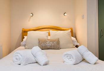 All the bedrooms have crisp white linen and fluffy white towels.