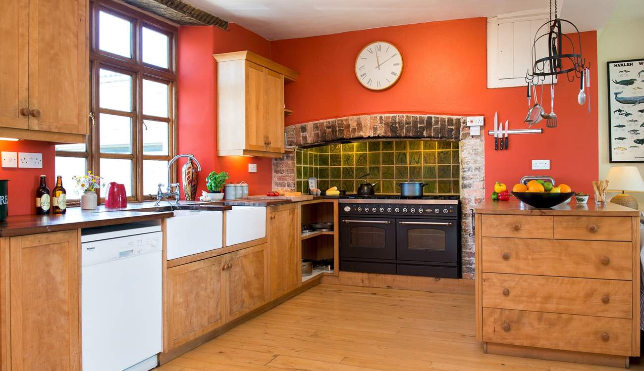 The gloriously spacious farmhouse kitchen....