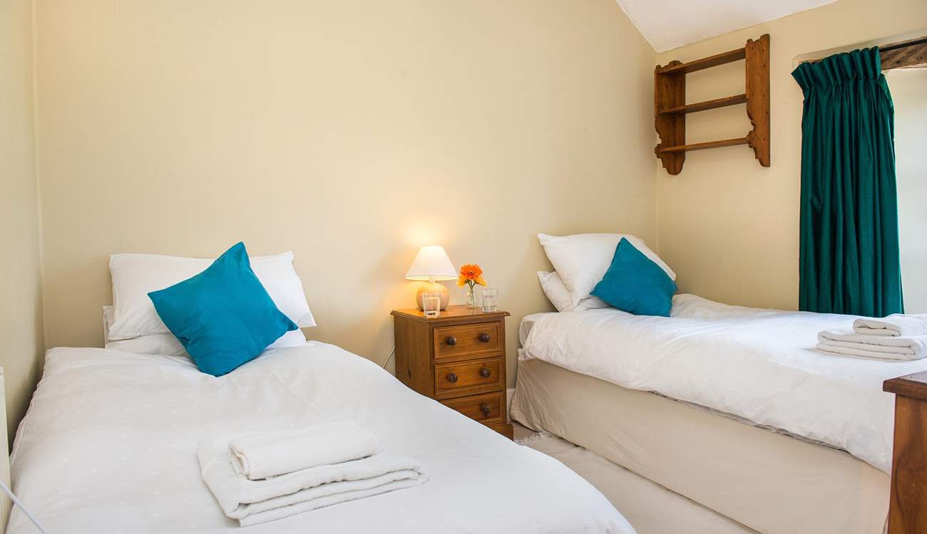 Bedroom 4 also has twin beds.