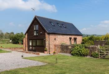 Bumble Bee Barn is surrounded by glorious Somerset countryside in an edge of village setting.