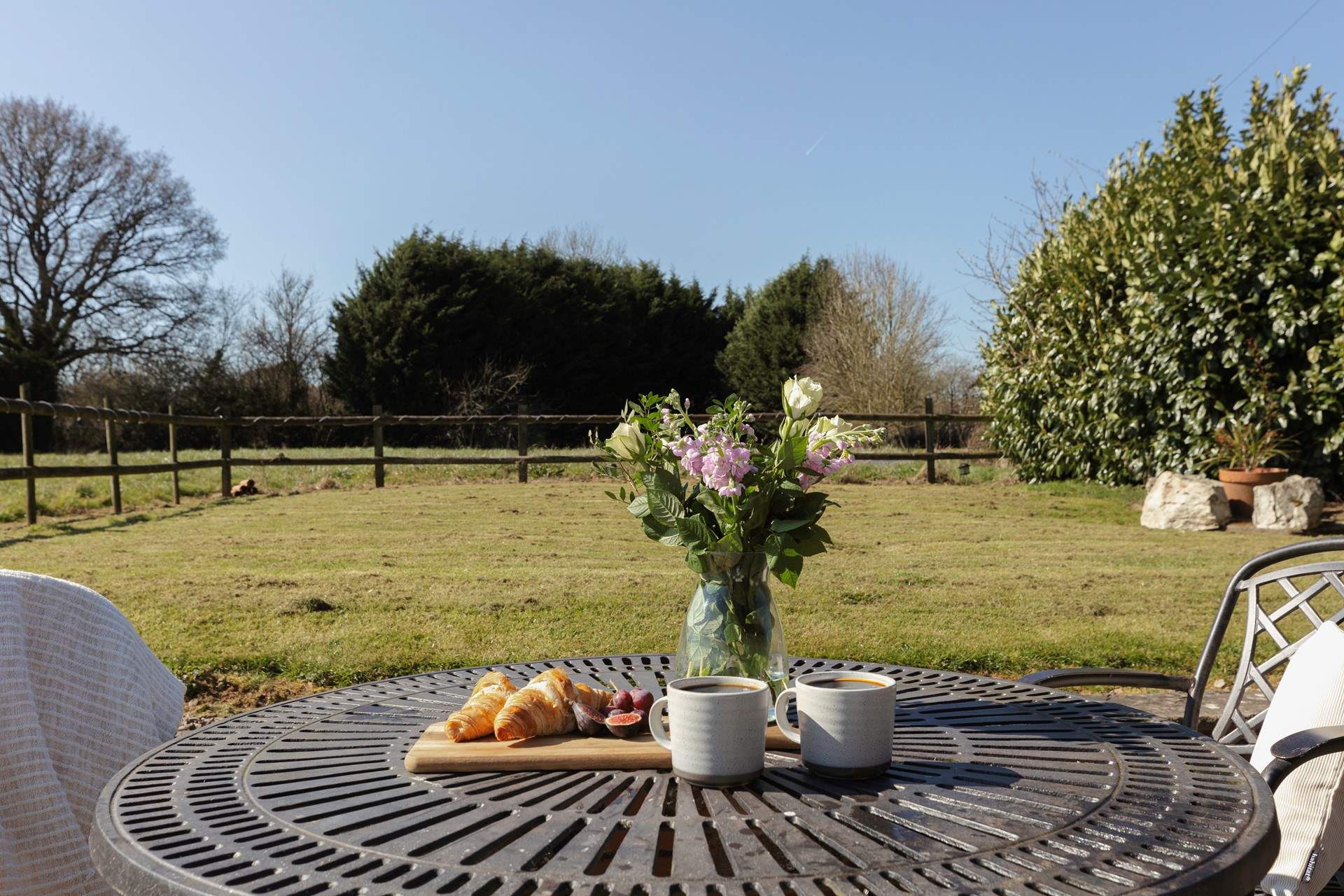 Breakfast in the sunshine!