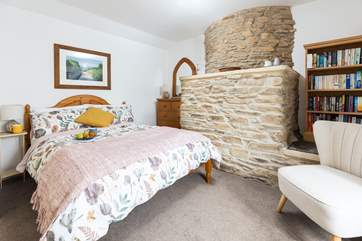 Breakfast in bed at Smugglers Cottage couldn't be much more perfect.