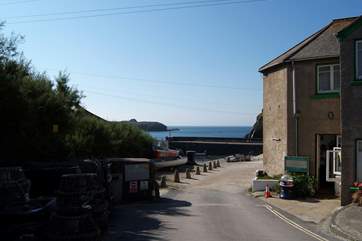 The entrance to the harbour, with the little cafe on the right.