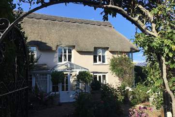 What a pretty cottage.