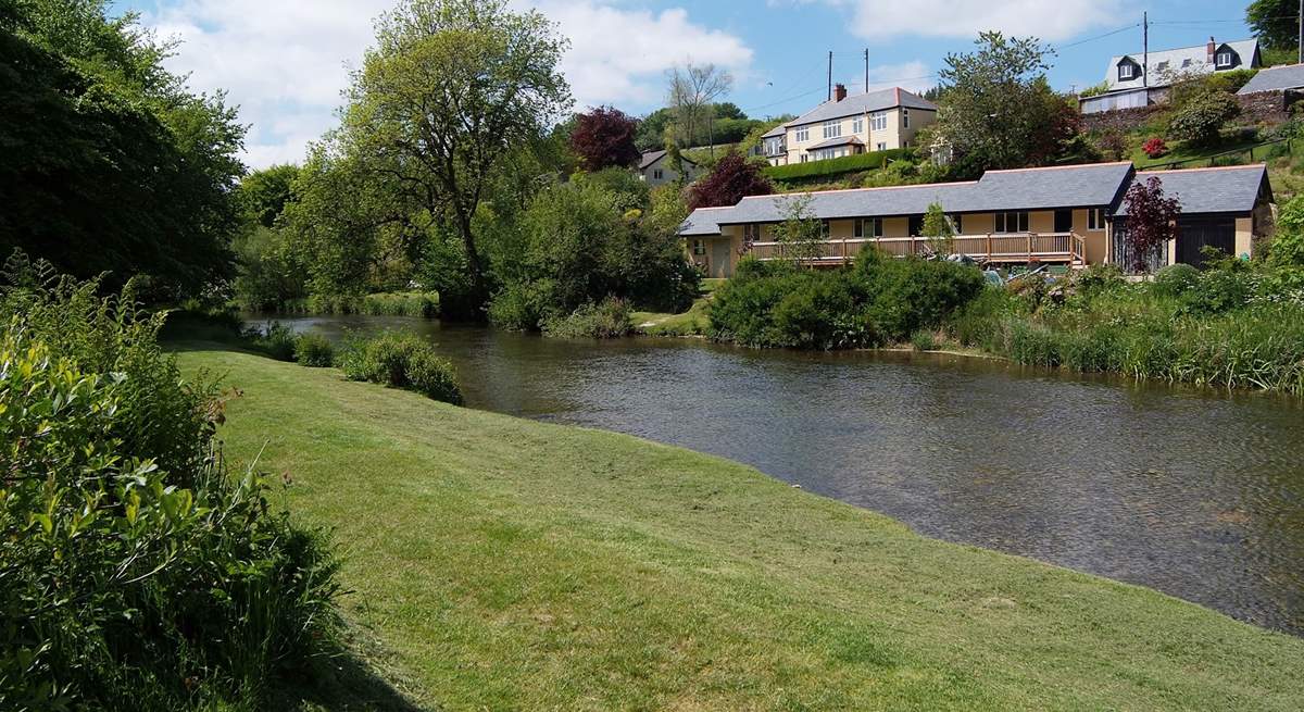 The riverside picnic-area is a short stroll from the cottage.