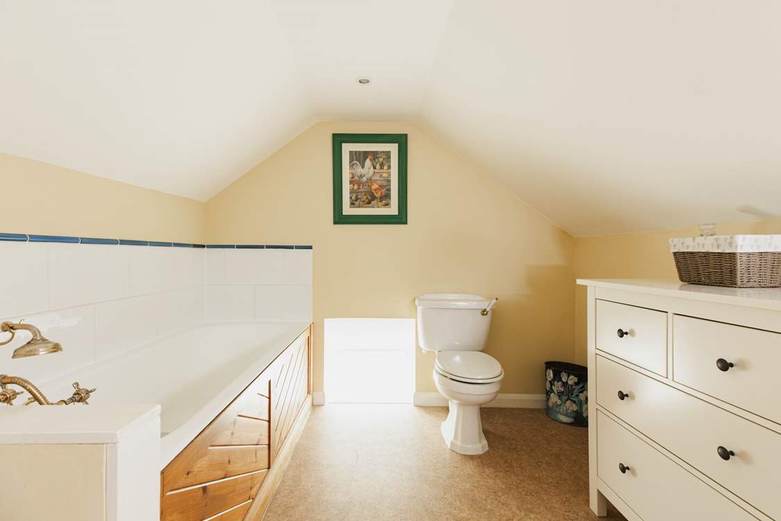 This is the en suite bathroom for the main bedroom.