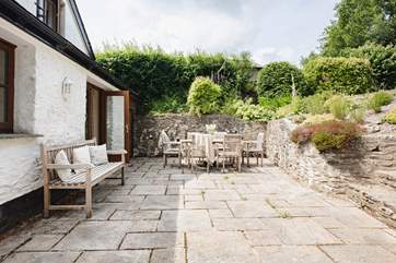 The more formal dining alfresco space
