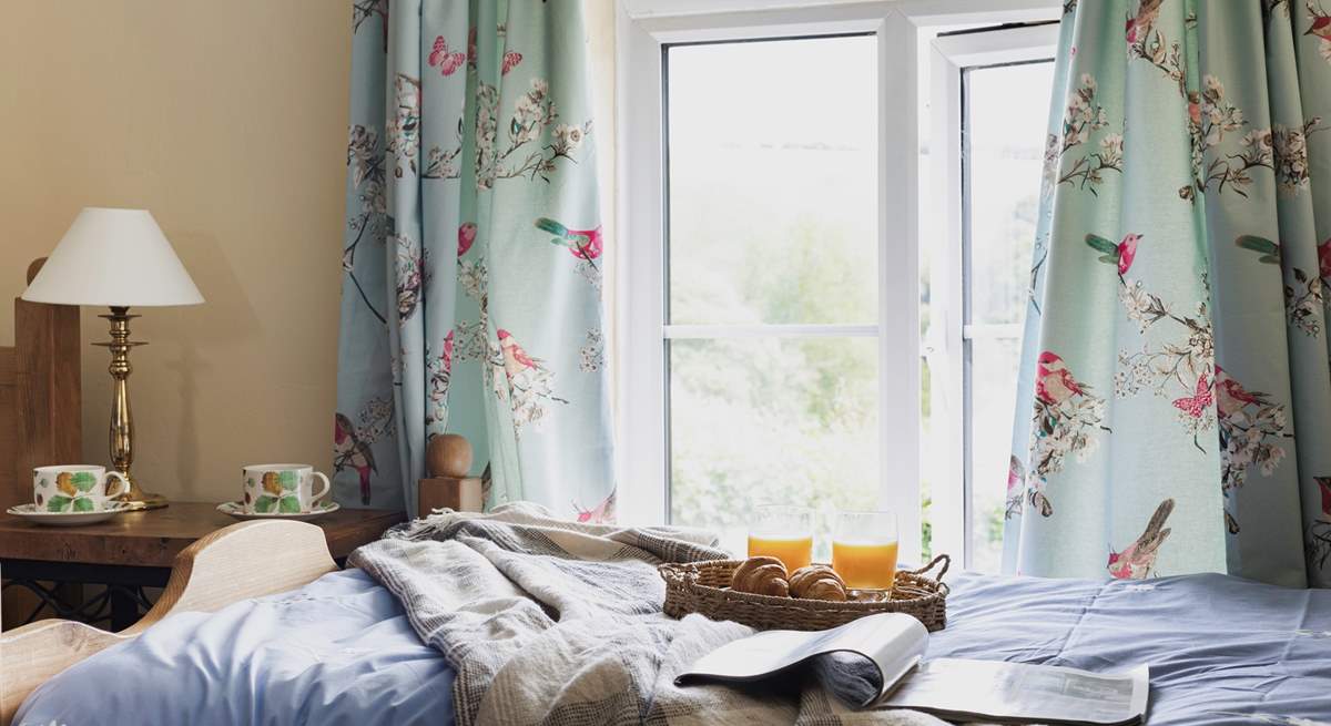 A view of the twin bedroom (Bedroom 3).