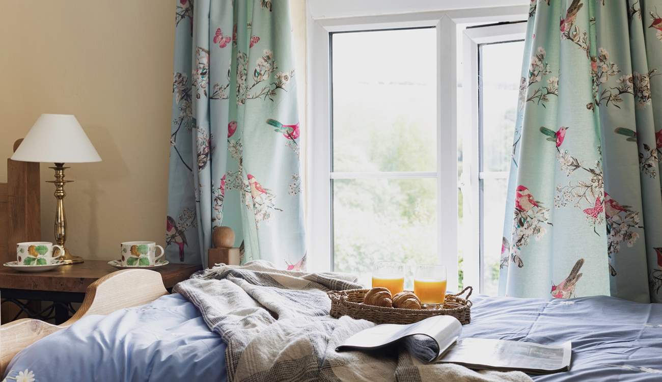 A view of the twin bedroom (Bedroom 3).