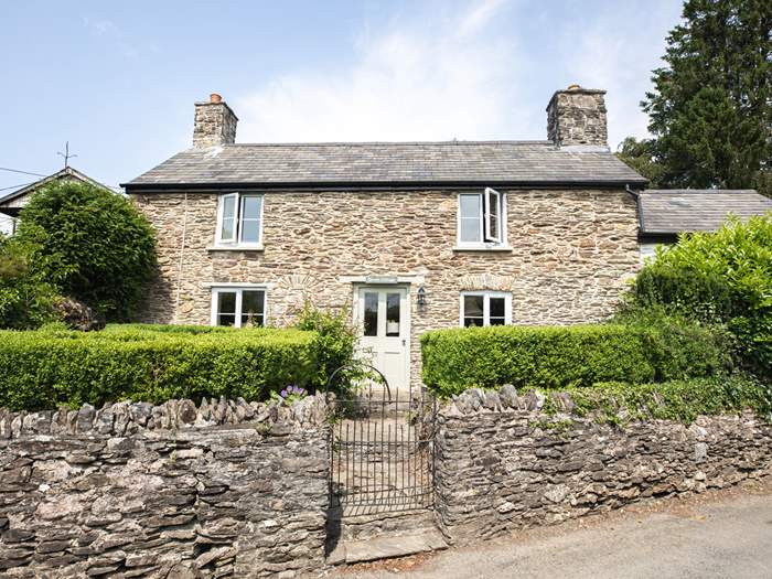 Oliver’s Cottage, Sleeps 6 in Dulverton