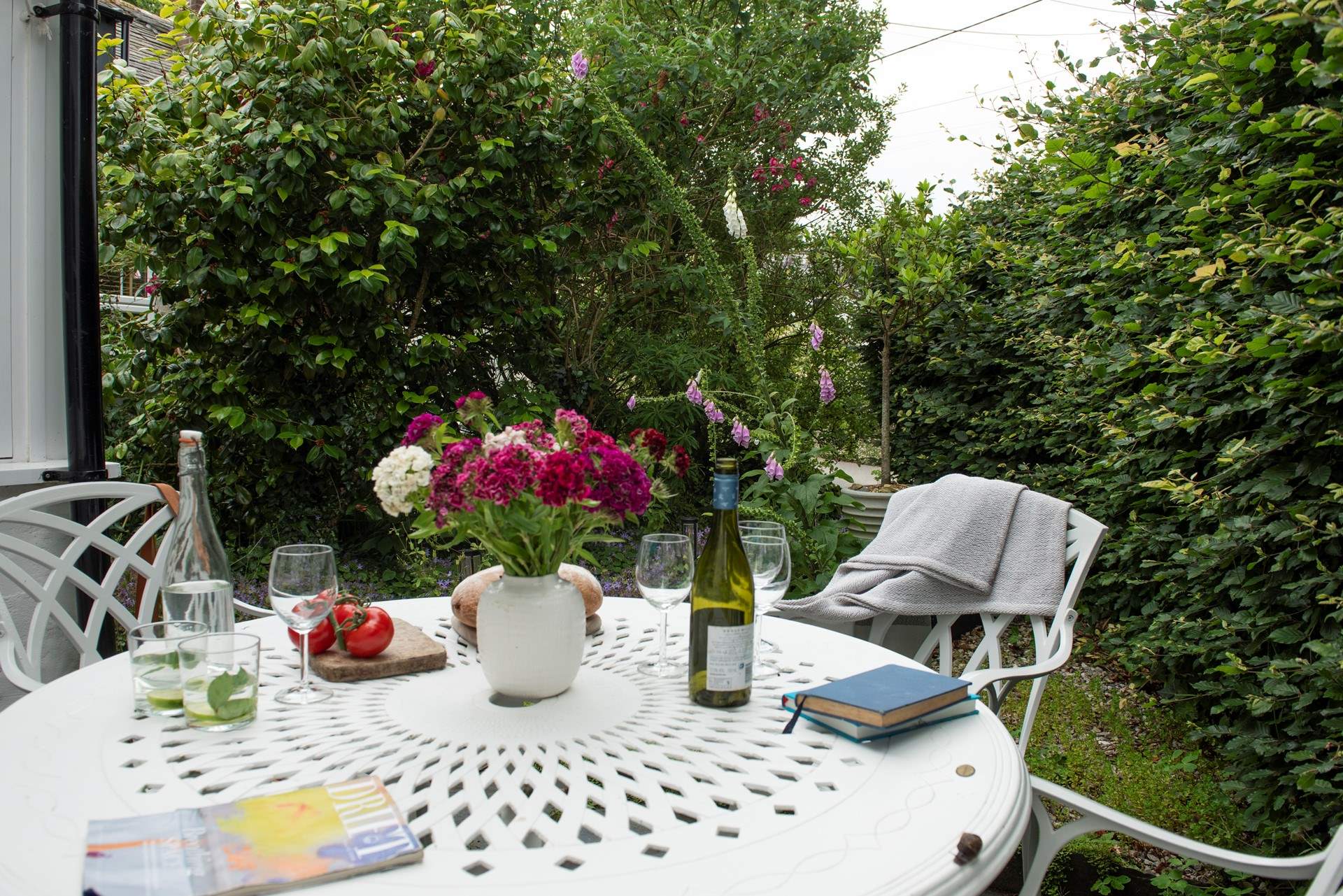 Relax in the front garden with a morning coffee, light lunch or evening tipple and listen to the sounds of the countryside. 