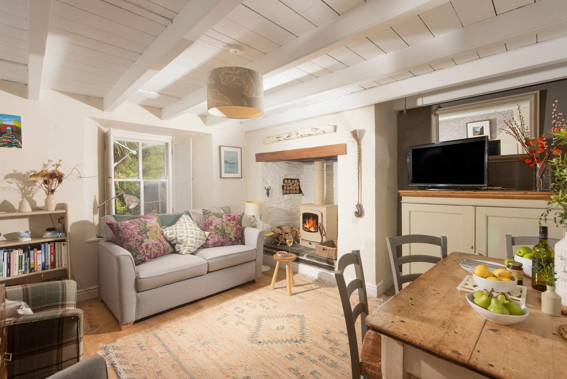 The open plan sitting-room.