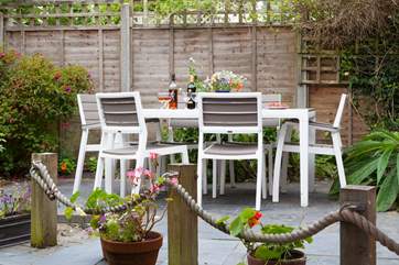 Enjoy eating al fresco on the terrace.