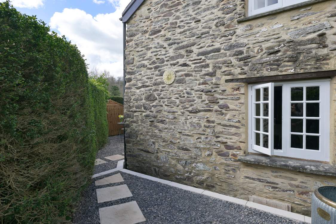 ... and arrive at Lane Cottage.