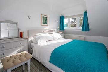 The master bedroom has a king-size 5ft bed.