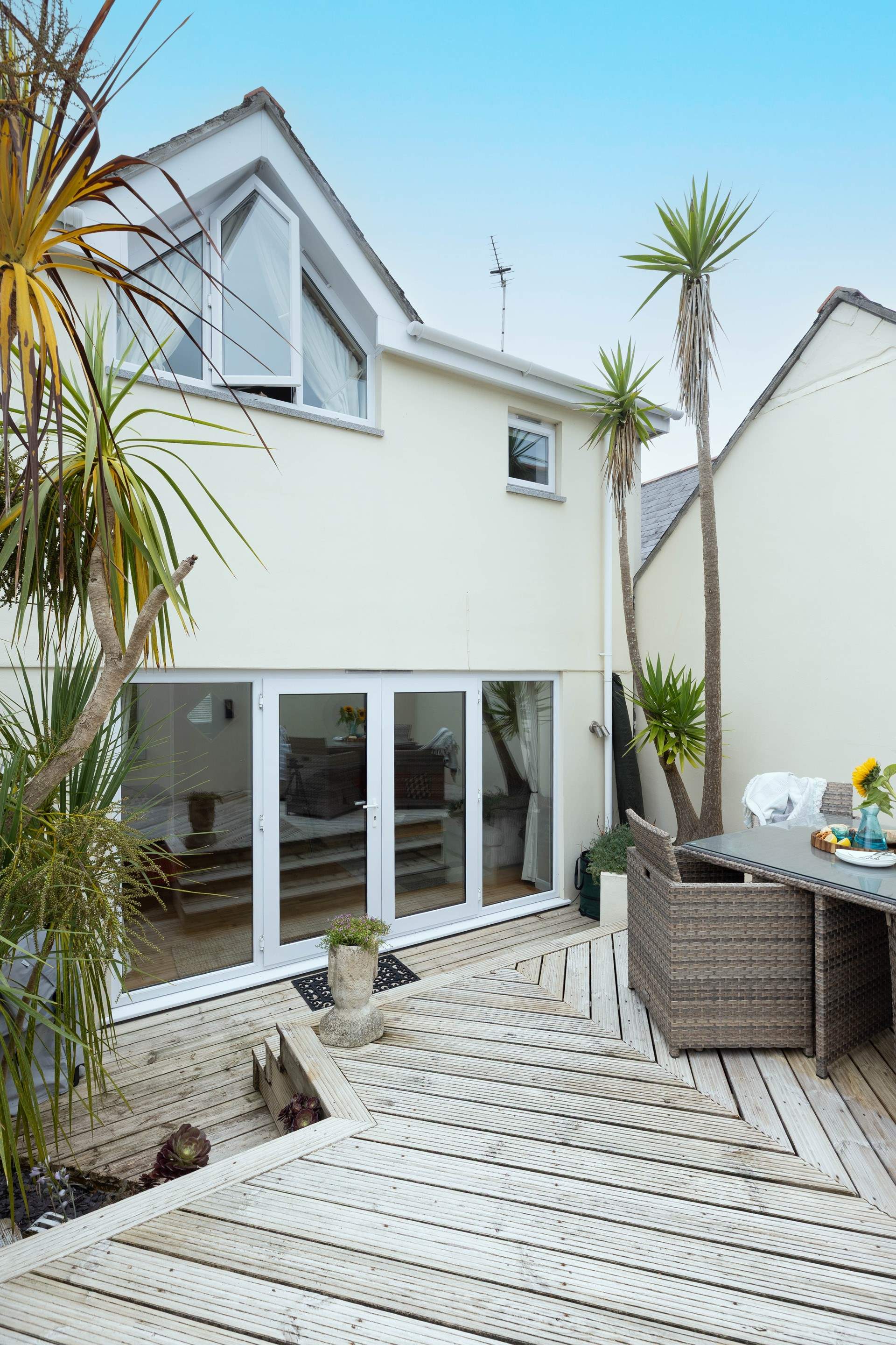 A perfect spot to enjoy al fresco dining.