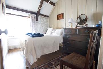 The double bedroom.