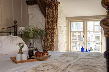 Breakfast in bed? Why not, you are on holiday.