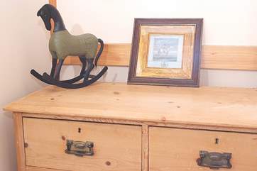 Snaffles Lodge is full of pretty and welcoming touches to make you feel at home.