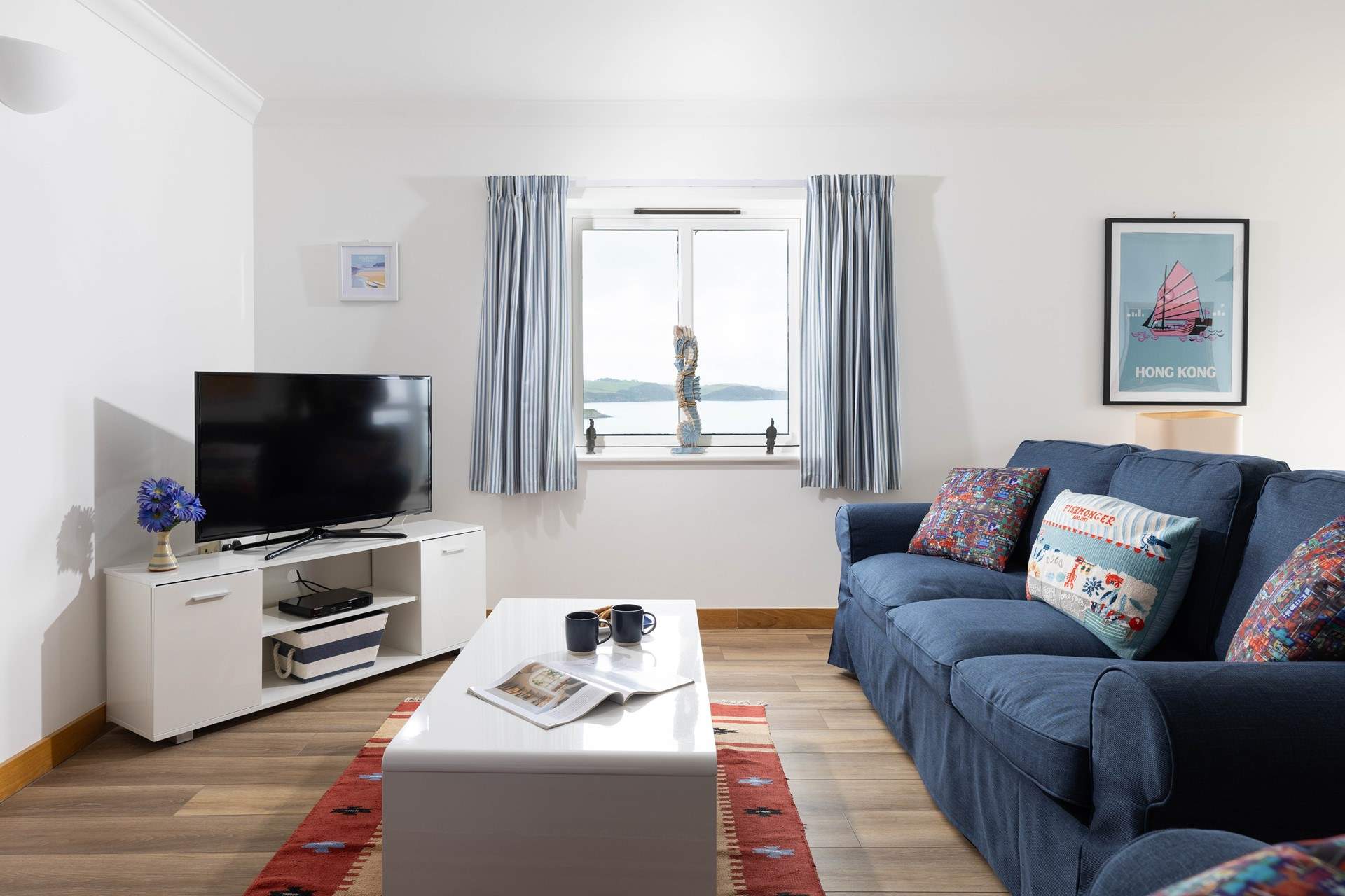 The sitting-area shares the wonderful views.