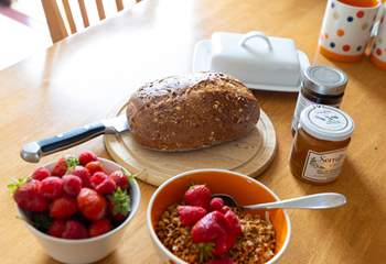 Yummy, breakfast time. 