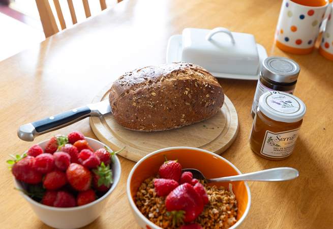 Yummy, breakfast time. 