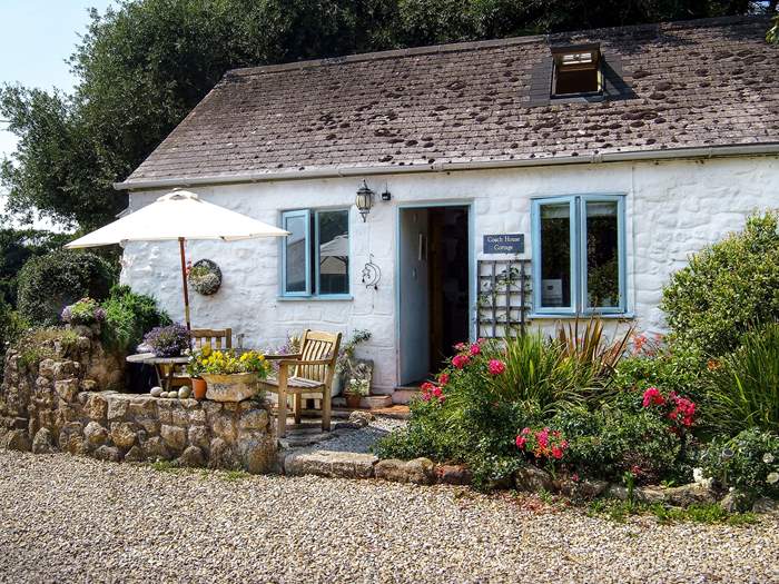 The Coach House Cottage, Sleeps 2 in Porthcurno