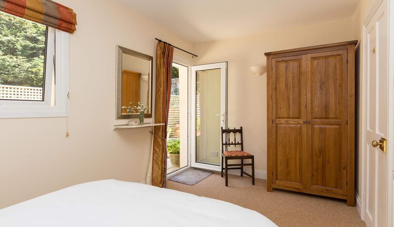 There is a door to the patio so you can lie in bed, and let the fresh morning air and the sound of birdsong in.