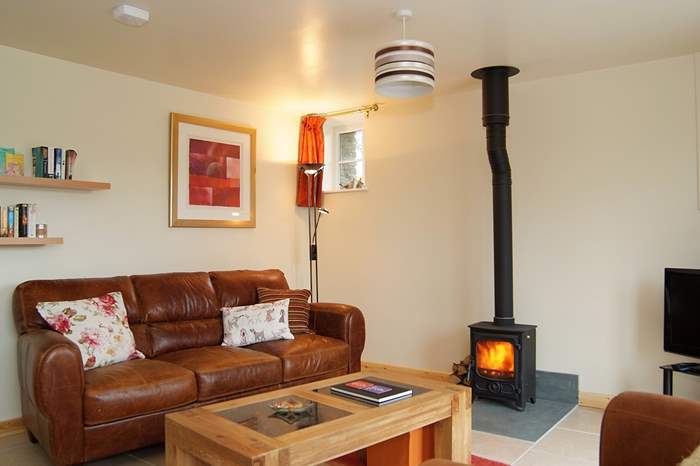 Wheel Barn is a 1 bedroom, dog friendly holiday cottage near Truro, South Cornwall.