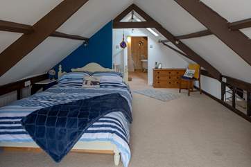 Looking back into the en-suite for bedroom three.