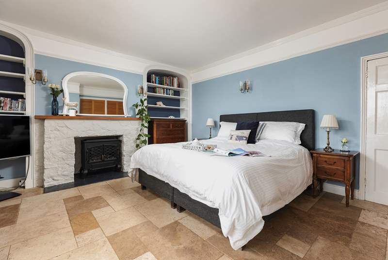 The gorgeous ground floor bedroom has an impressive 6ft bed!