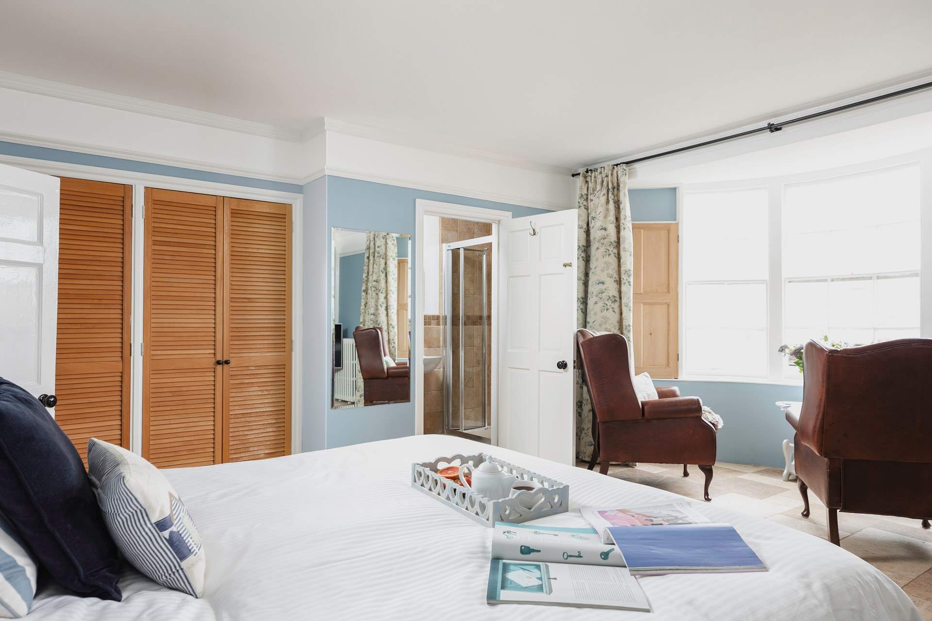 The ground floor bedroom has a handy en suite shower room.