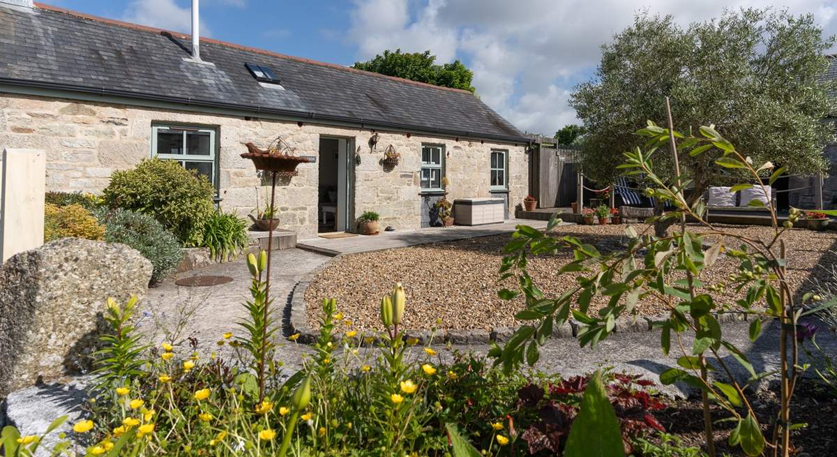 Meadow, a pretty detached cottage.