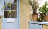 The pretty entrance to Prospect Cottage. - Thumbnail Image