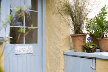 The pretty entrance to Prospect Cottage.