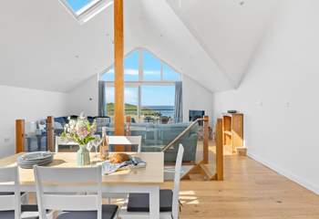 The stunning coastal views can also be enjoyed from the kitchen-area.