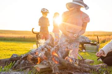 The firepit is the perfect place for a sundowner, toasting marshmallows in the Great Outdoors.