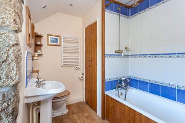 The family bathroom on the first floor, close to 3 of the 4 bedrooms.
