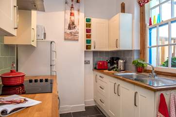 The kitchen is very well-equipped.
