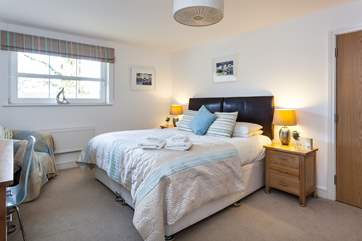 This bedroom can be made up as singles or a super-king bed (Bedroom 1).