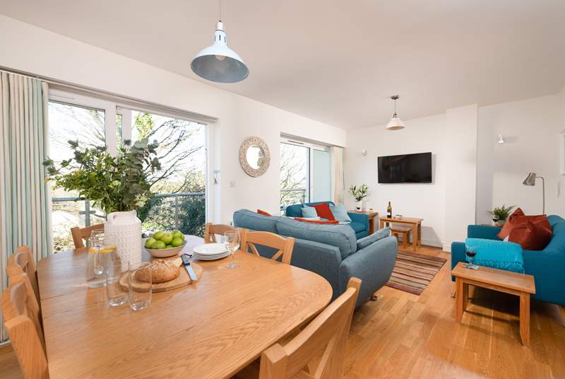 Welcome to your well appointed open plan living area with a stunning balcony space, perfect for kicking off your sandals and winding down after a long day at the beach!