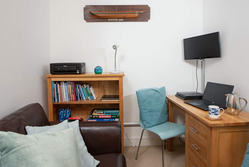 The study is the perfect space to catch up on some remote work in peace and quiet. There is also a games console for you to enjoy and several traditional board games for some light evening entertainment.