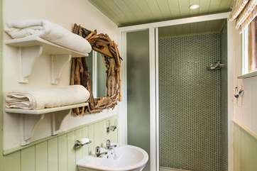 ... comes with fluffy white towels.