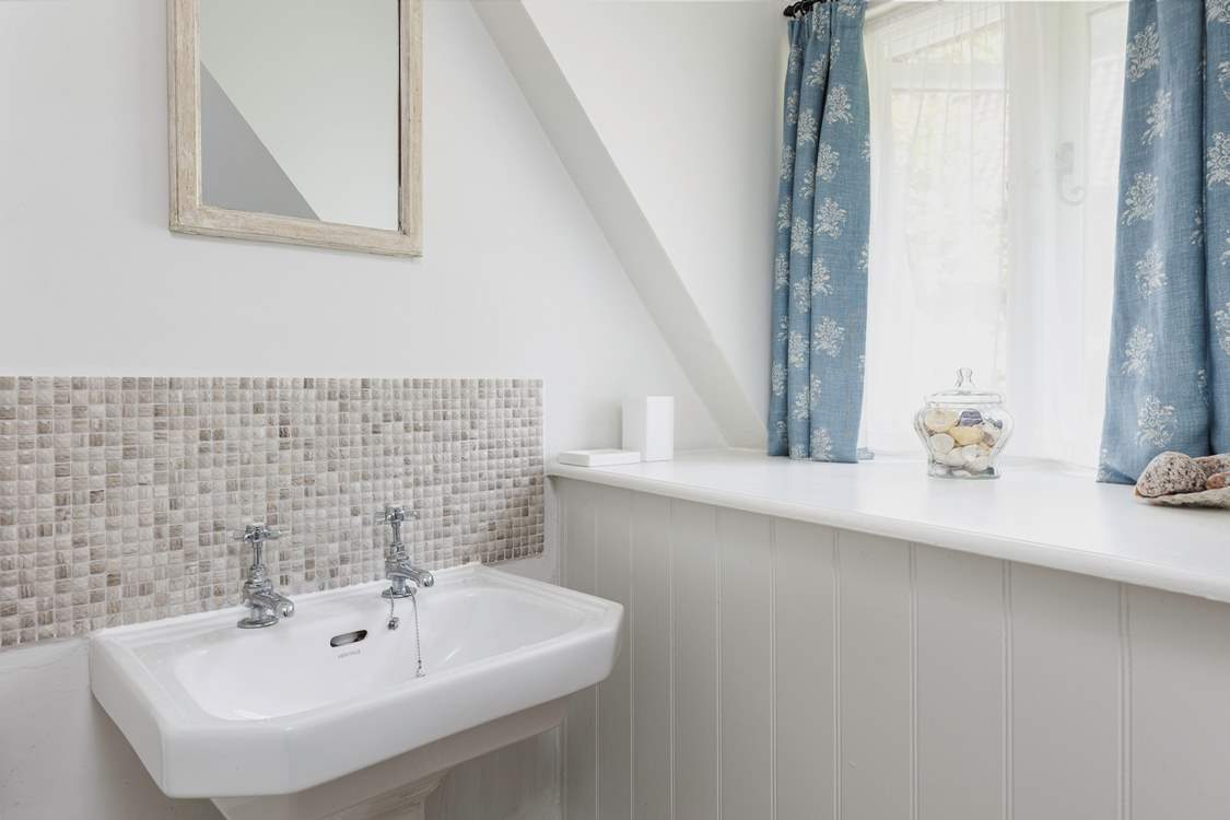 Another shot of the fabulous shower-room.