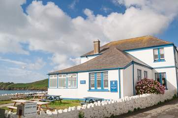 The Paris offers great food, local hospitality and a fun quiz night once a week.