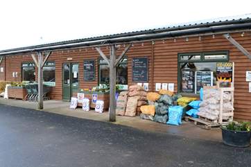 Washingpool Farm Shop, recently featured in the TV series Broadchurch, is a short drive away. It is packed full of wonderful fresh local produce and has an excellent licensed cafe with fabulous cakes
